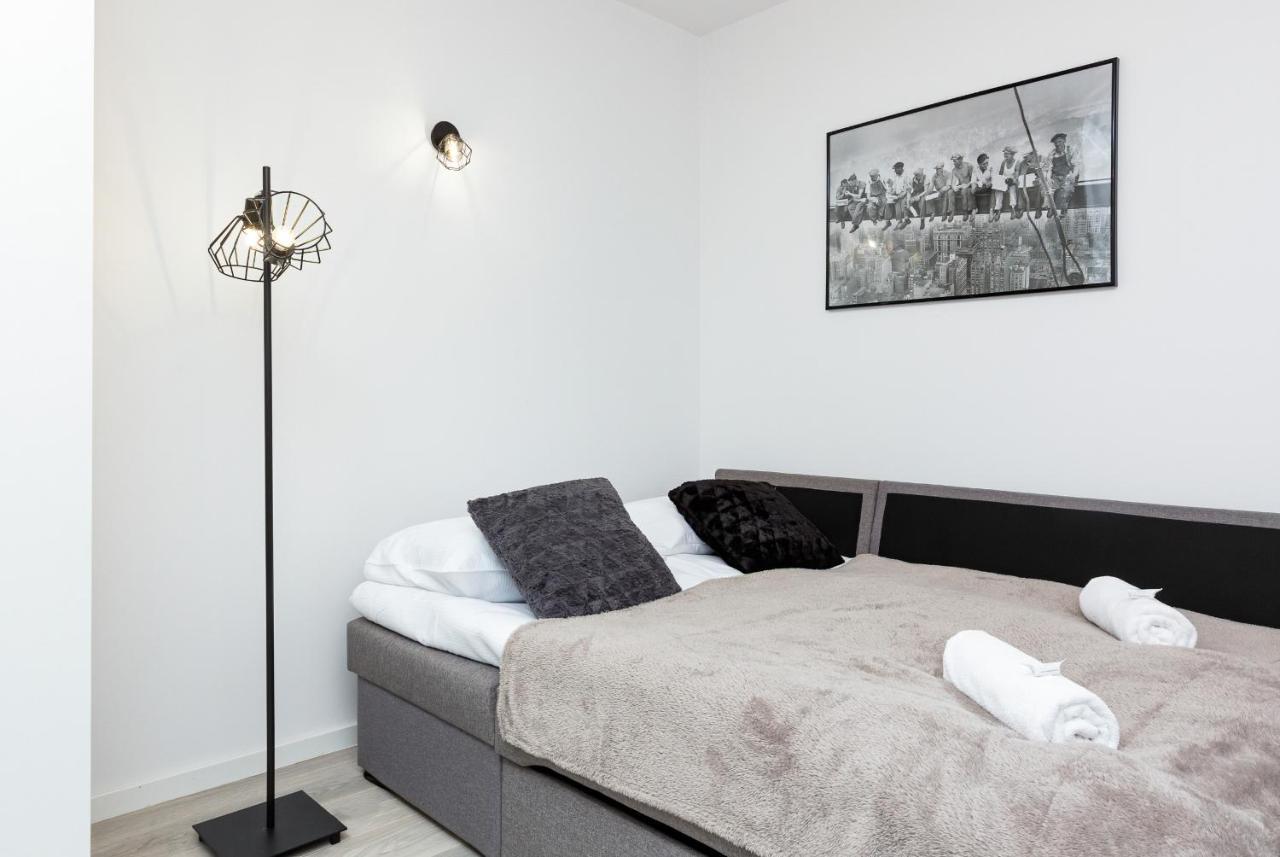 Studio City Center Zlota Street By Renters ワルシャワ エクステリア 写真